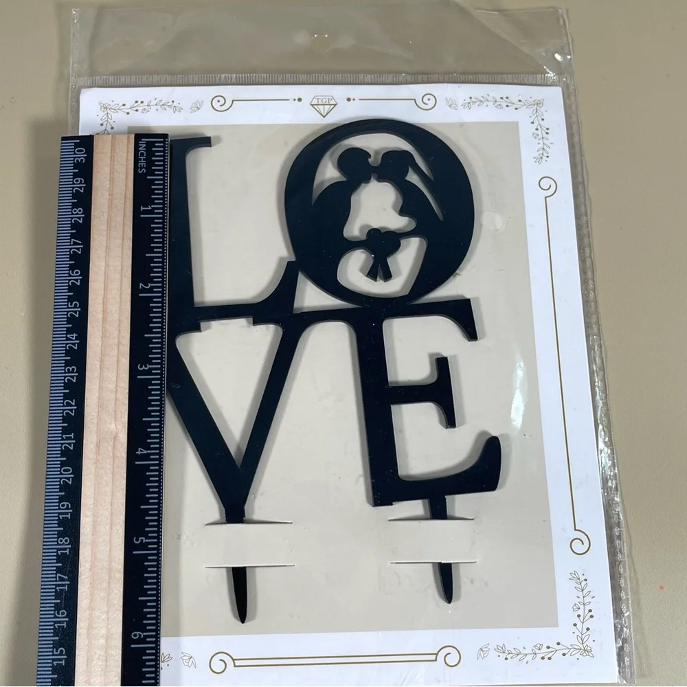 NWT Love,Heart, Couple Silhouette Kissing Acrylic Cake Topper